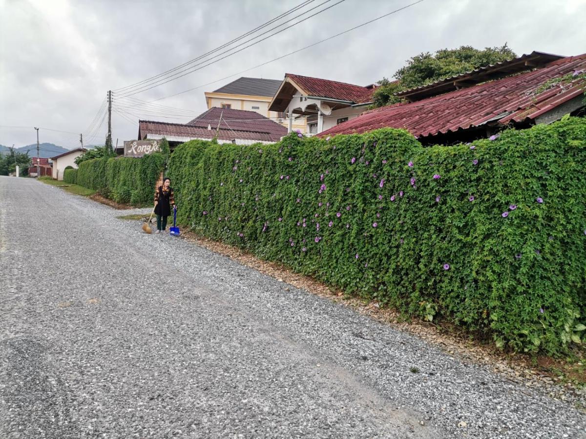 Kongkeo Guesthouse Muang Phônsavan Exteriör bild